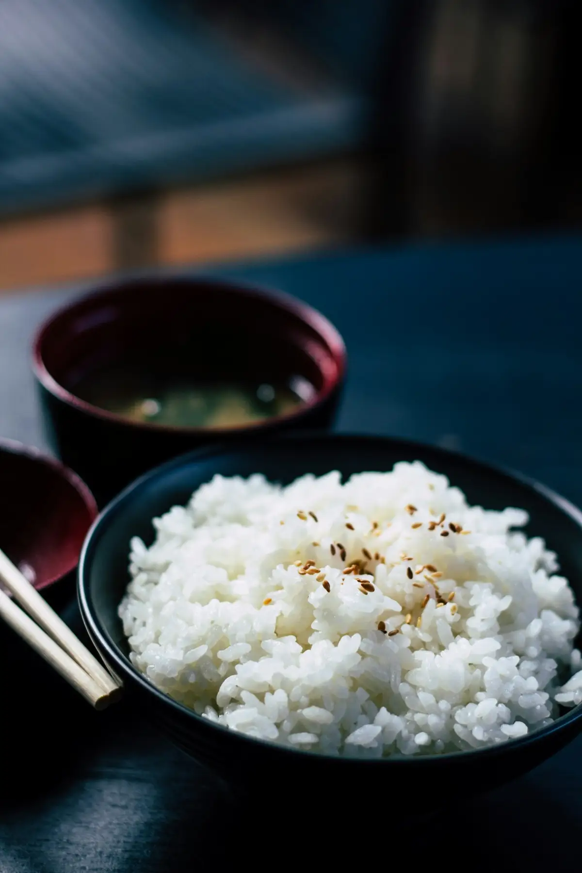 Imagem ilustrativa: gohan com legumes