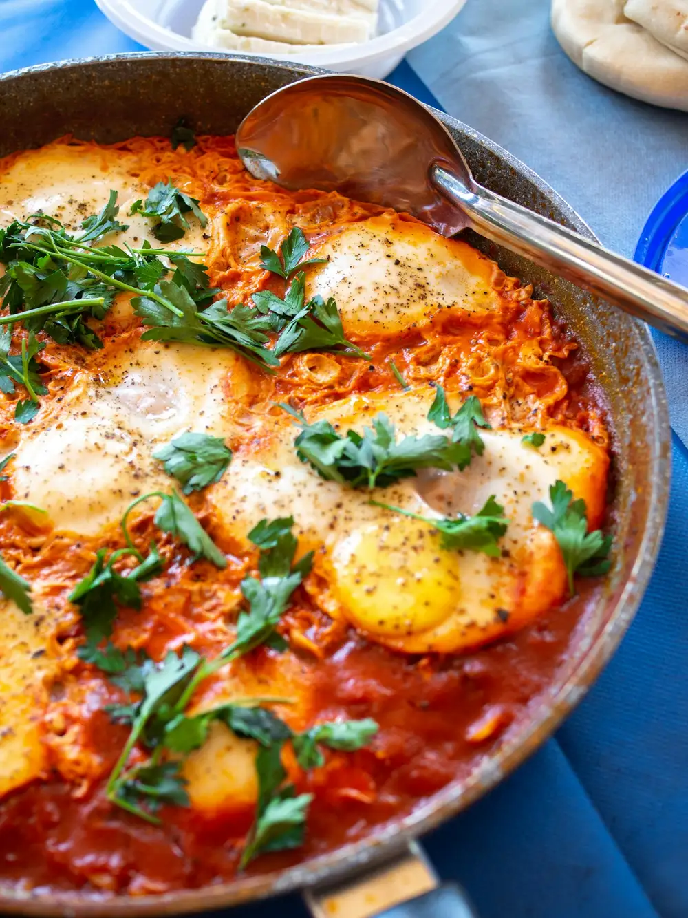 Imagem ilustrativa: shakshuka tunisiana leve