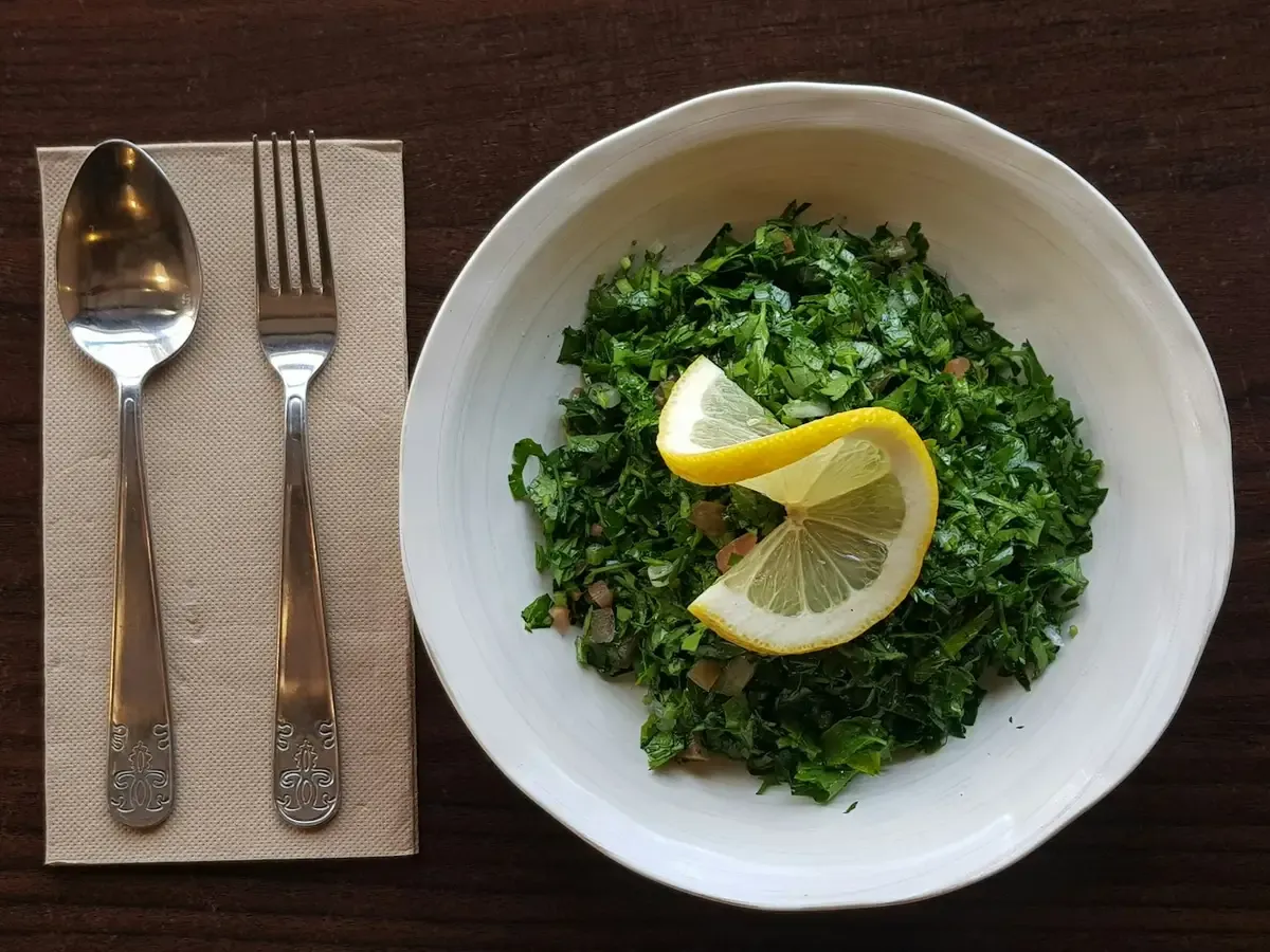 Tabule de salsinha com limão