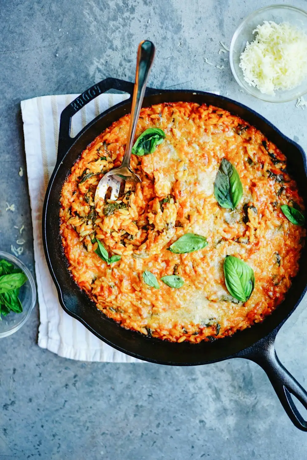 Imagem ilustrativa: risoto de forno de frango com abóbora