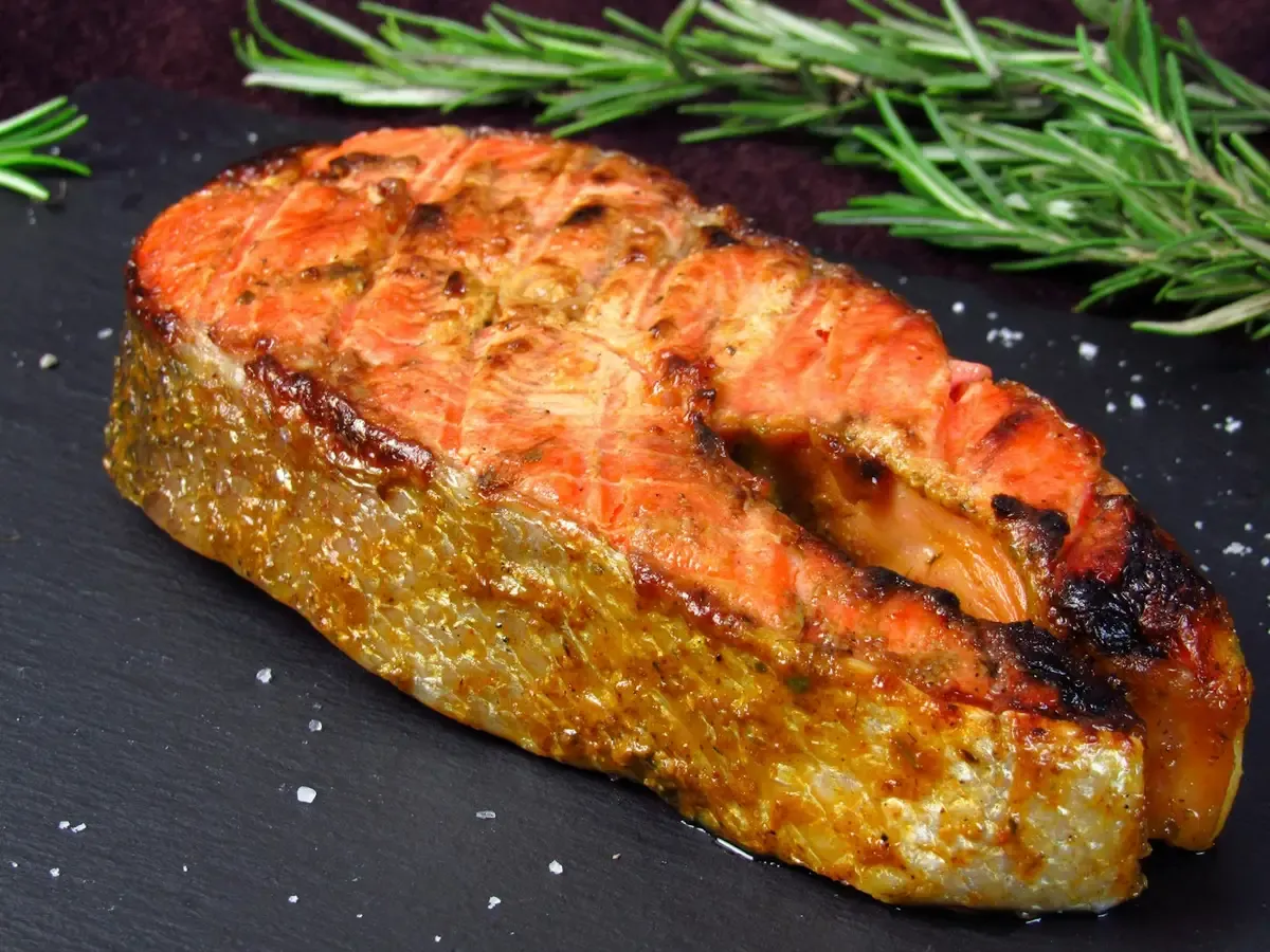 Posta de salmão glaceada