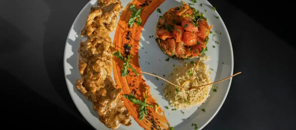 Peixe servido com farofa