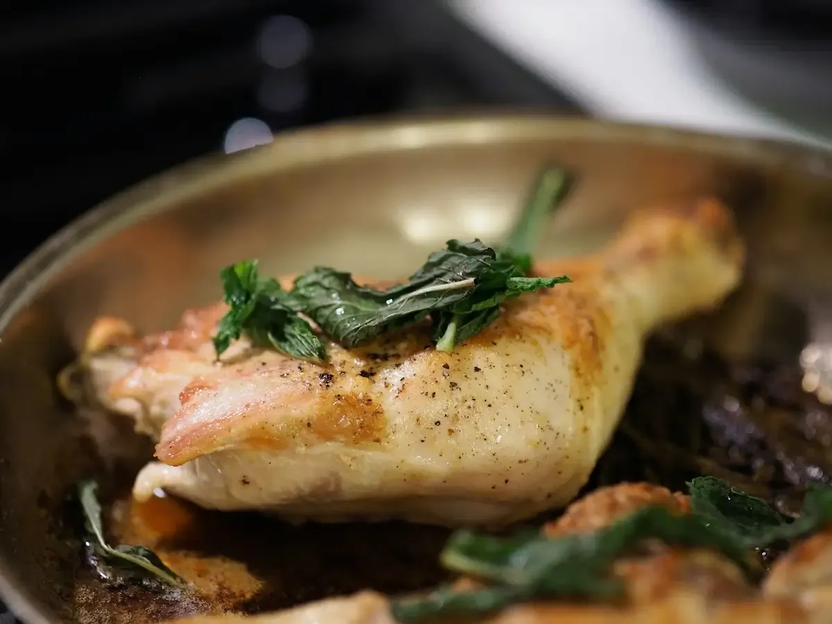 Coxa de frango assada com ervas